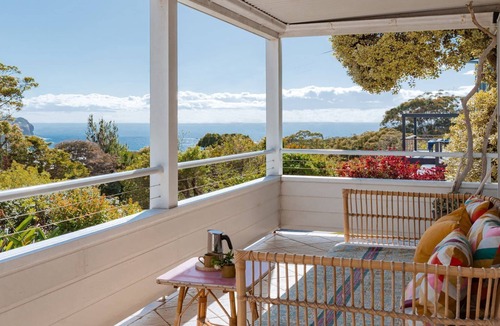 Macmasters Beach House | Feel the Aroha, feel the love, at this beautiful beach haven.
