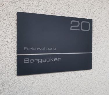 Neualbenreuth Apartment | Ferienwohnung Bergäcker
