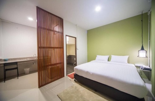 Rim Tai Hotel | First Residence