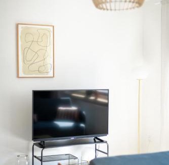 Oststadt/Stadtfeld Apartment | FLATLIGHT - Shiny Apartment - Balcony - Central - Kitchen