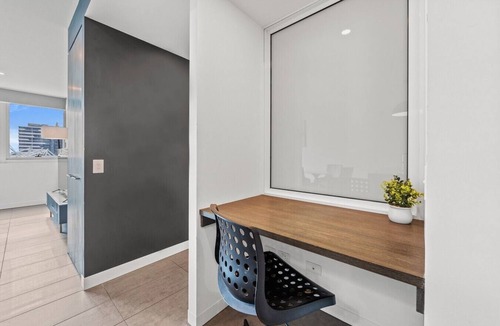 Woolloongabba Apartment | Gabba`s Lookout, Comfy Beds, Pool Spa & Sauna