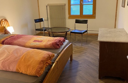 Fluehli Apartment | Gemütliche Ferienwohnung im Torbach in Historischem Glaserhaus