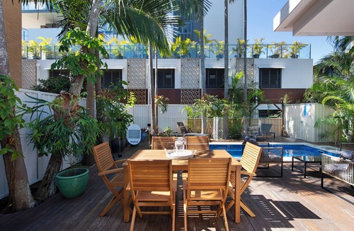 Isle Of Capri House | Genoa Beach House. - where coastal charm meets ultimate comfort. Pet friendly