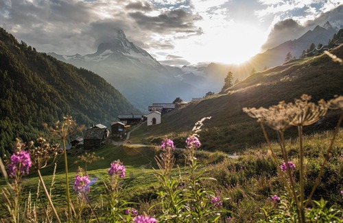 Zermatt Ski Chalet | Gmachje - a cozy Tiny House in Findeln with ski-in/ski-out access