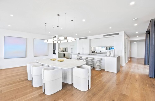 Bondi Beach Apartment | Gorgeous 3 Bedroom beachfront apartment located in the heart of Bondi Beach