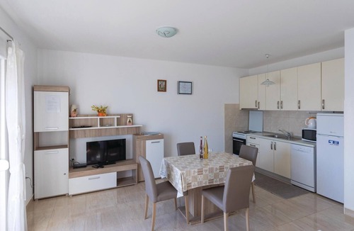 Komarna Apartment | Gorgeous apartment in Klek with house sea view