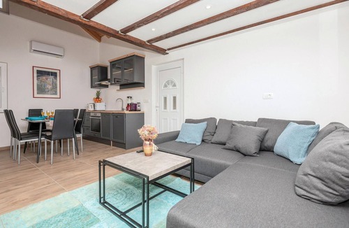 Zavojane House | Gorgeous home in Zavojane