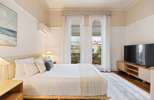 Glebe Apartment | Grand Victorian Stay in the Heart of Glebe