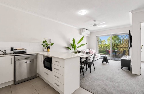 Nerang Apartment | Greenview Couples Escape for Riverside Adventures