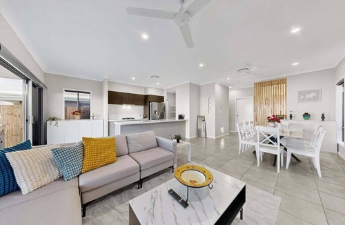 Griffin House | Griffin Family Stay – 4BR Modern Home