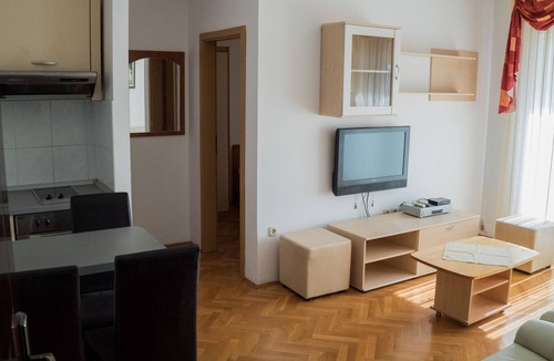 Donja luka Apartment | Große Wohnung in Donja Luka mit Eigenem Balkon und Meerblick by Interhome
