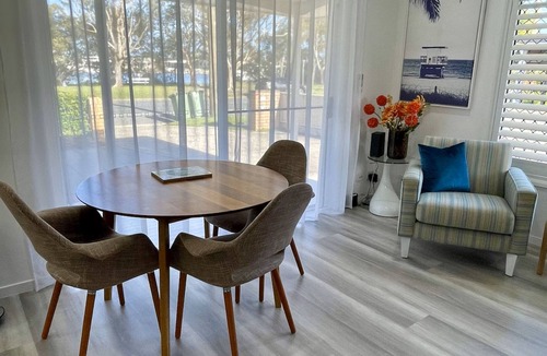 Paradise Point Villa | Guest House, Entire 3 Bedroom, Pet friendly, Villa