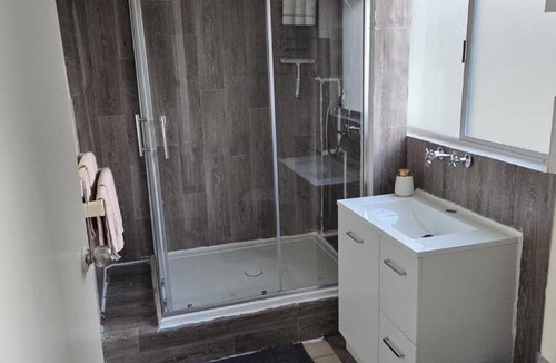 Kingston House | Guest Studio