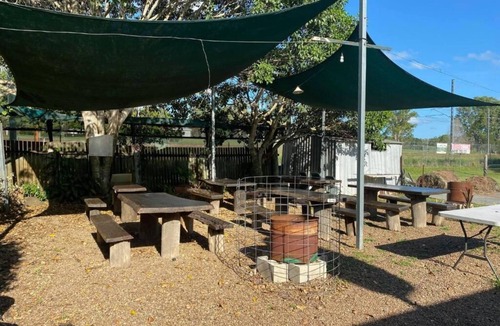 Gundiah RV Rental | Gundy Pub and caravan park