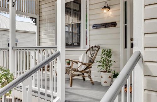 Toowoomba House | Henleigh Cottage - Central CBD Location & Charm