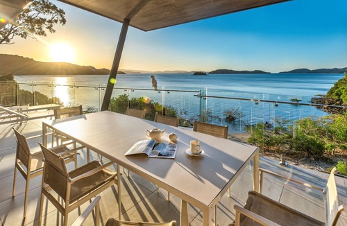 Hamilton Island Apartment | Hidden Cove 2 - 4 Bedroom, 4 Bathrooms, Waterfront with Private Pool and buggy