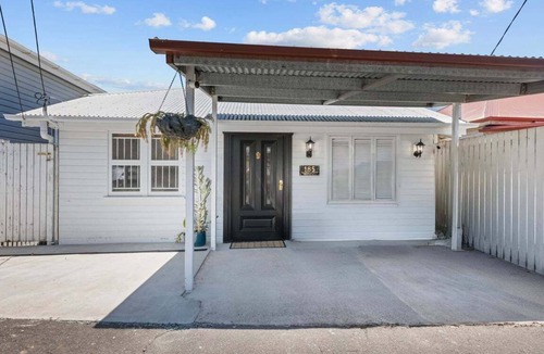 Highgate Hill Apartment | Highgate Hill 3BR w Full Amenities Near South Bank