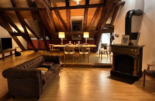 Grunes Quartier Apartment | Historic Apartment Cathedral View in the Heart of Bern 4th Floor - no Lift