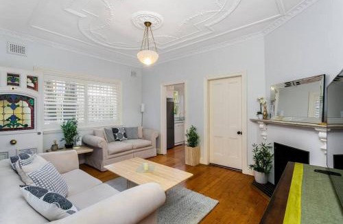 Neutral Bay Apartment | HOLDS - Beautiful Unit in Neutral Bay - Holdsworth St