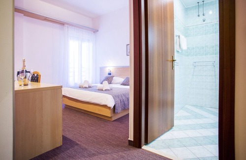 Znjan Hotel | Hotel More