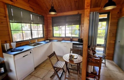 Mahina House | House with swimming pool and large wooded garden in quiet, elevated neighborhood