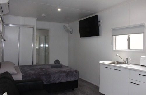 Tinana Cabin | Huntsville Caravan Park