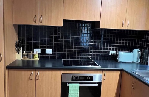 Annandale House | Ideal Long-Term Family Home Near Hospital,JCU & Schools in Annandale