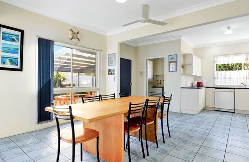 Huskisson House | In The Heart Of Husky by Book Jervis Bay