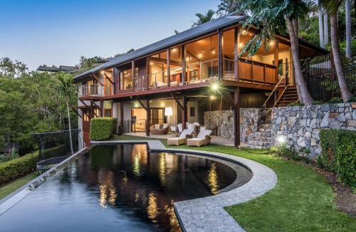 Hamilton Island House | Indulge in the Lap of Luxury, Iluka is Your Private Ocean-view Haven on Half an Acre with Infinity Pool and Two Golf Buggies