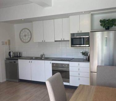 Spring Hill Apartment | Inner City Gem next to St Andrews Hospital & Park