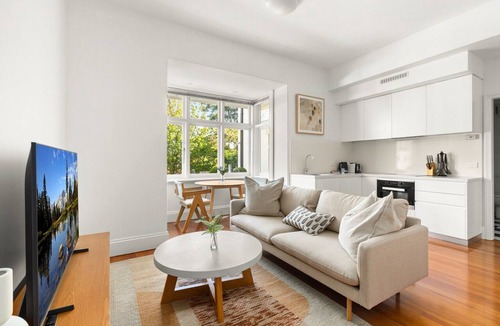 Lewisham Apartment | Inner-West Studio in a Perfect Location
