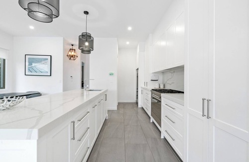 Surfers Paradise House | Island Dreams – Luxury Villa Living in the Heart of Surfers Paradise
