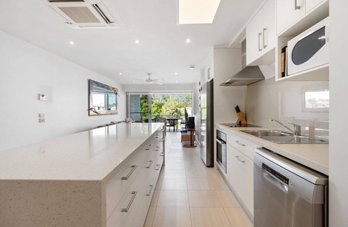 Noosa Heads Apartment | Jacaranda 12 Hastings Street 12
