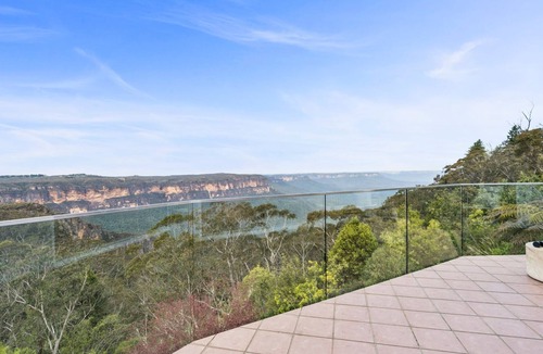 Leura House | Jamburra - Breathtaking views of the Blue Mountains!
