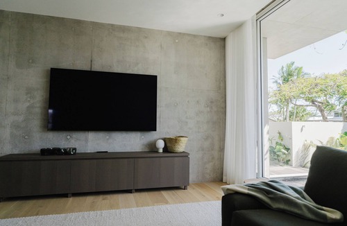 Noosa Heads House | Jila by Salty Stays - Noosa luxury waterfront, brand new, beautifully furnished.