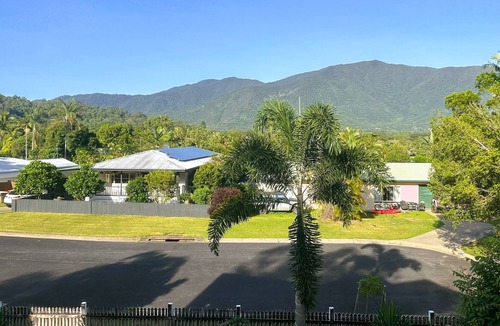 Brinsmead House | Kalani-The Heavens View House. “Kalani: the heavens, symbolising peace, beauty.”