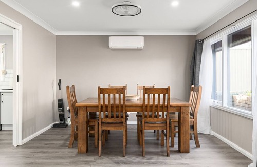 Kanahooka House | Kanahooka Lakeside with Pool & Family Escape