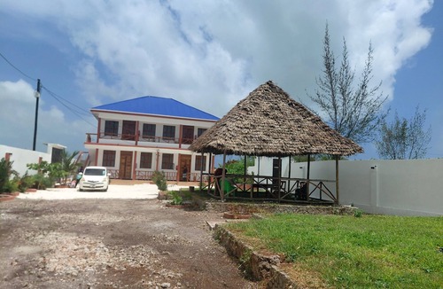 Bwejuu Apartment | Karibu House Bwejuu. A cool apartment to stay in and about 20 mins to the beach