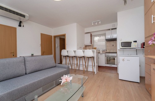 Erzsebetvaros Apartment | Keleti Train Station -Garay Square Apartment with balcony