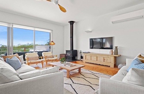 Macmasters Beach House | Kookaburra Retreat at Macmasters Beach