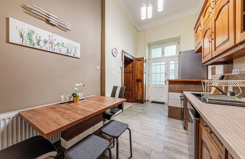 Krisztinavaros Apartment | Krisztina Residence Chain Bridge near Buda Castle-family friendly, for 6 person