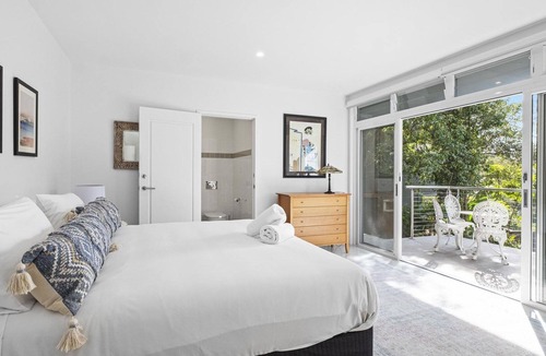 Pretty Beach Central Coast House | La Belle - effortless coastal lifestyle