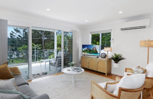 Avoca Beach House | Lakeside Living - Walk to Cafes, Shops, and Sand!