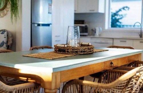 Toukley House | Lakeside Lodge Toukley: A 3-Bedroom Home with Stunning Water Views
