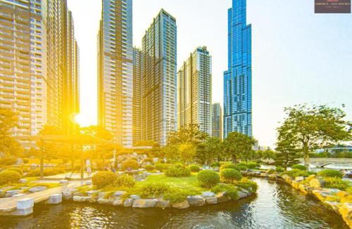Hang Xanh Apartment | Landmark 81 - Sunny Apartment