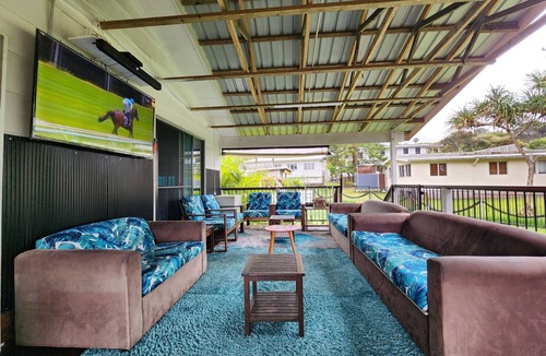 Happy Valley House | Large Budget Beach Housen70m walk to the beach.nModern Clean AmenitiesnFenced