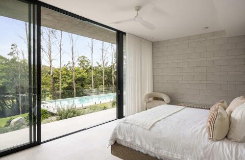 Doonan House | Latitude 156 - Elevated Luxury Overlooking the Greens