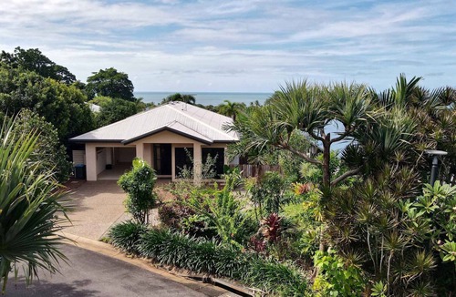 Mission Beach House | Le Reve Wake up to sunrises and tropical breezes