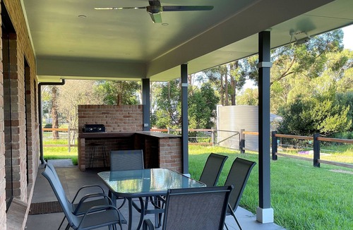Thirlmere Cottage | Little Kingsley farmstay, cottage on a little farm 1hr from Sydney & Wollongong