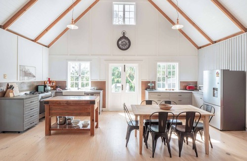 Doonan House | Little Red Barn in the Noosa Hinterland